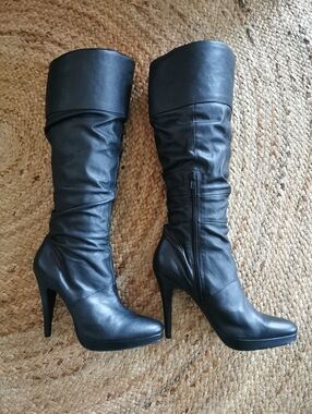 NWOT Womens Buttery Leather Knee High Classy Black Stiletto Boots 🔥Size 9